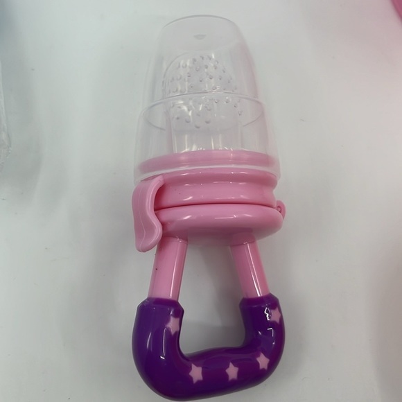 3-in-1 Baby Fruit Feeder Set: Fresh Food, Teething Toy, and Pouches BRAND NEW - Picture 2 of 3